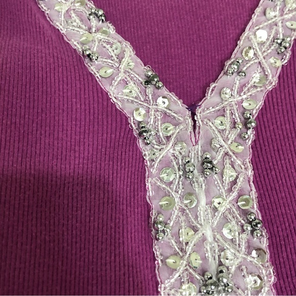 Y2K sequined magenta v-neck - Picture 2 of 5